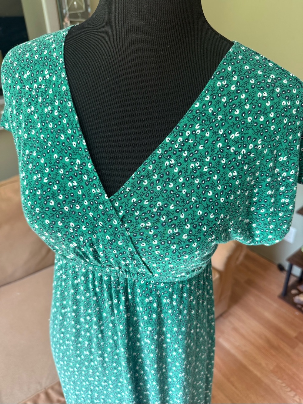 Women's Green Floral V-Neck Maxi Dress Amazon XS - Picture 1 of 8